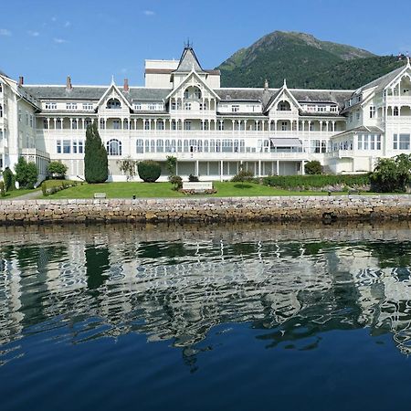 Balestrand Fjordapartments Holmen 19A Exteriör bild
