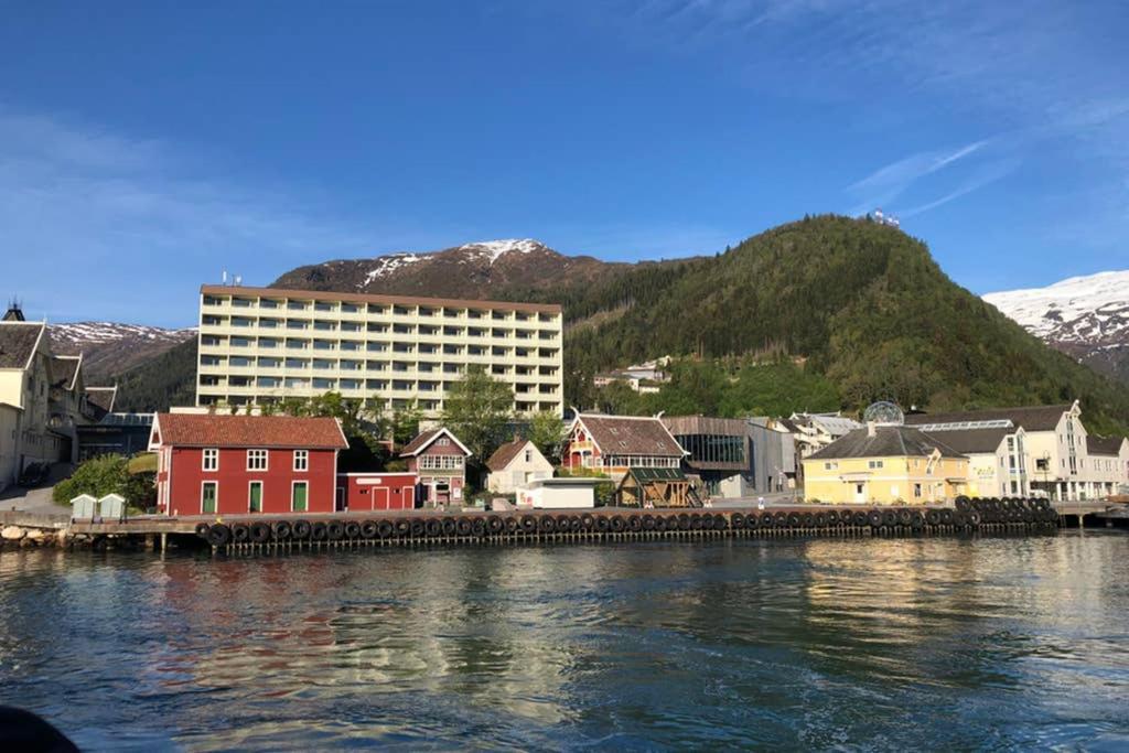 Balestrand Fjordapartments Holmen 19A Exteriör bild