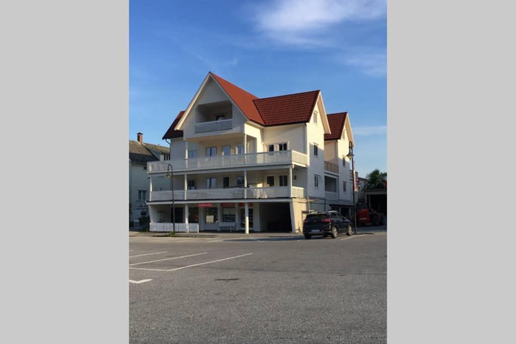 Balestrand Fjordapartments Holmen 19A Exteriör bild